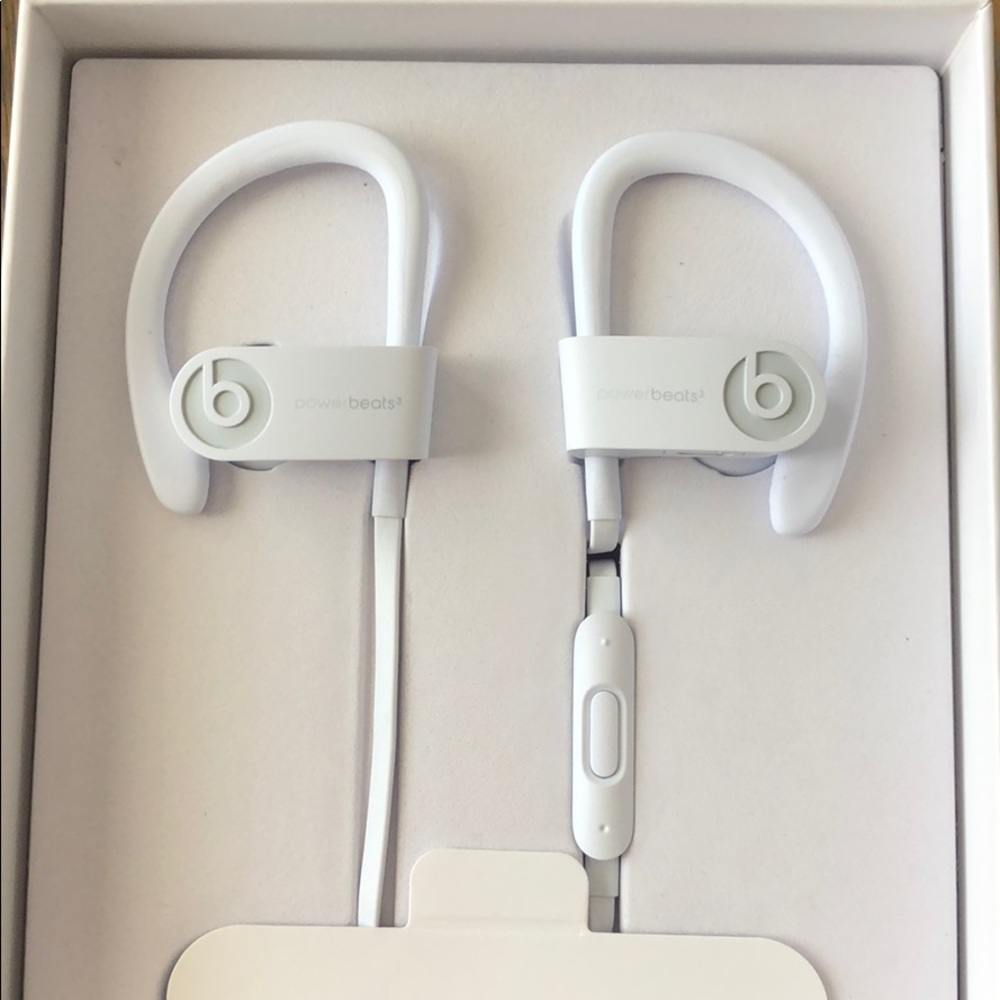 Powerbeats Pro 3 (brand new)